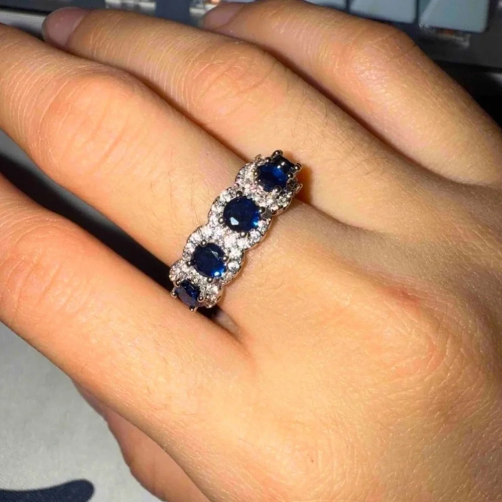 PRINCESS CUT PROMISE RING - Picture 7 of 11